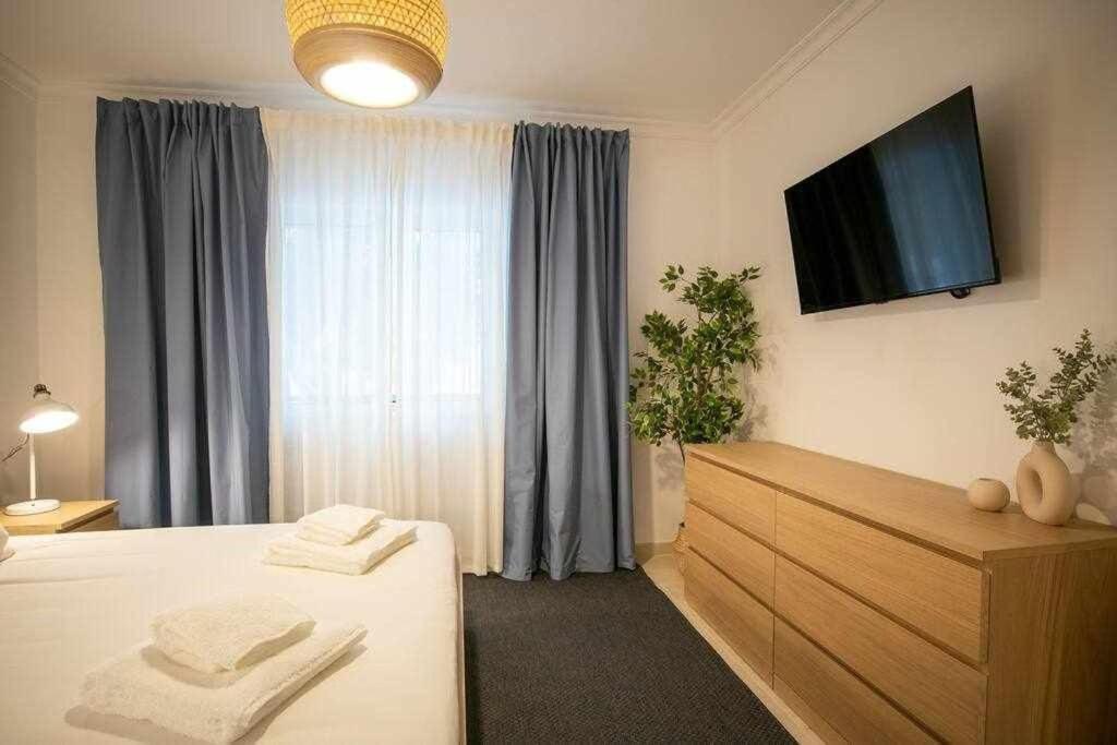 Modern 3Br Apt W/ Lg Terrace, Bbq, Ac & Parking Tavira Buitenkant foto