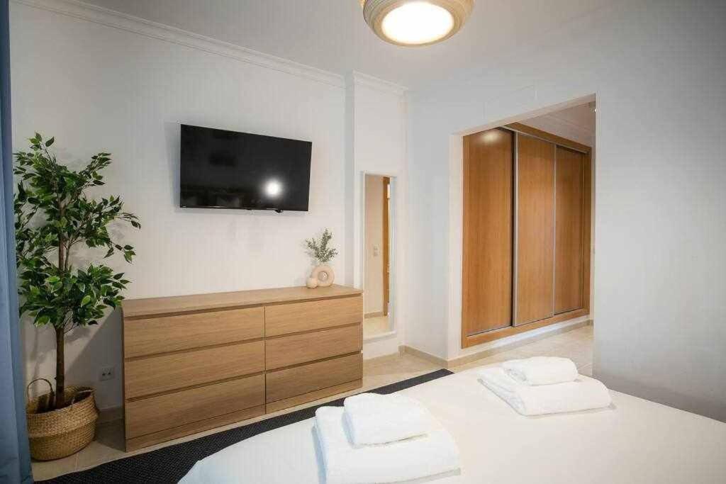 Modern 3Br Apt W/ Lg Terrace, Bbq, Ac & Parking Tavira Buitenkant foto